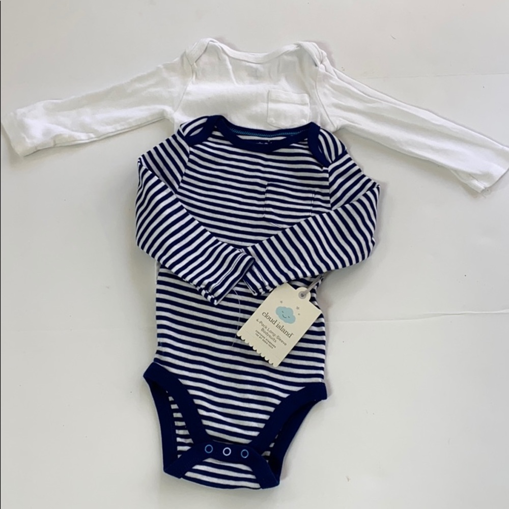 2 baby bodysuits